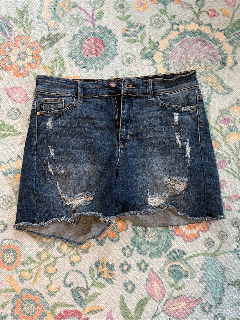 Distressed Denim Judy Blue Shorts  XL NWOT